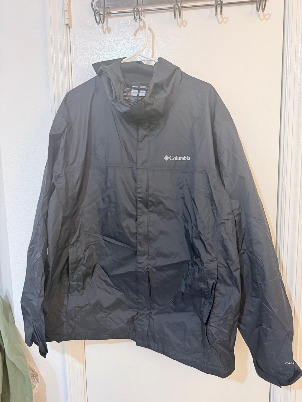 Columbia Men's Black Rain Jacket